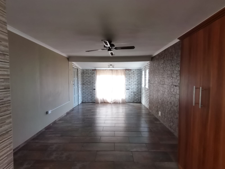 3 Bedroom Property for Sale in Heiderand Western Cape